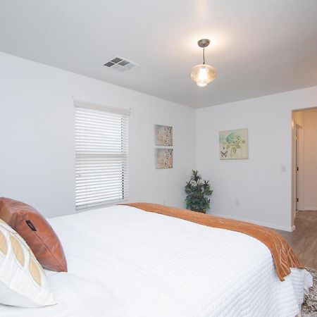 Stylish Home Phoenix - Low Rates Now! Eksteriør billede