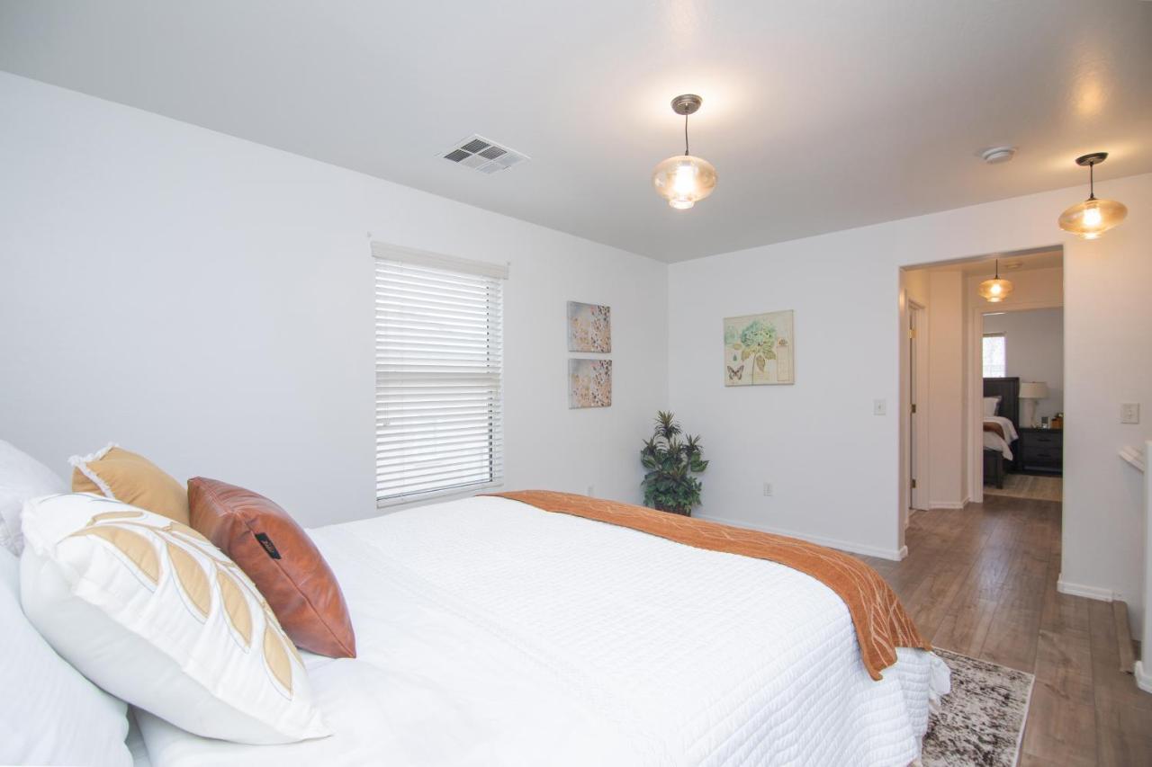 Stylish Home Phoenix - Low Rates Now! Eksteriør billede