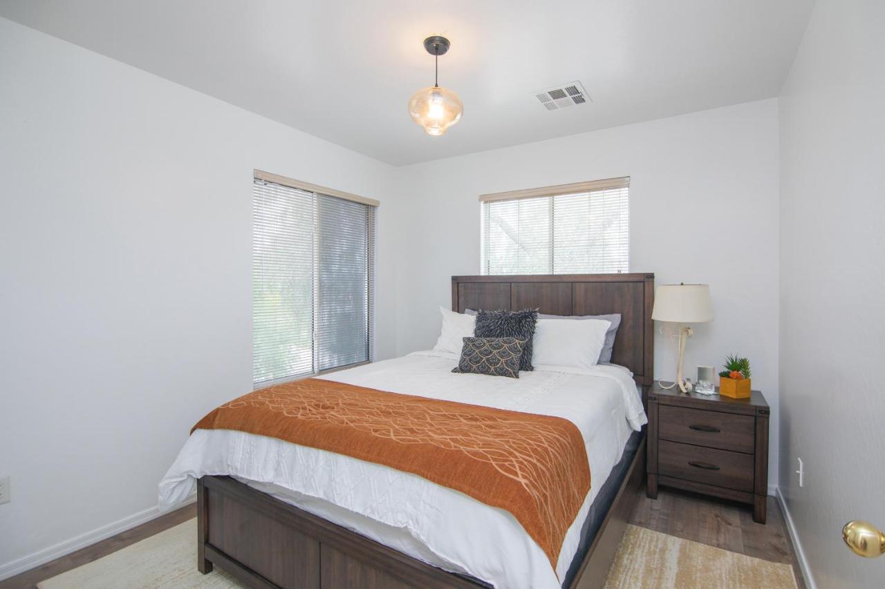 Stylish Home Phoenix - Low Rates Now! Eksteriør billede