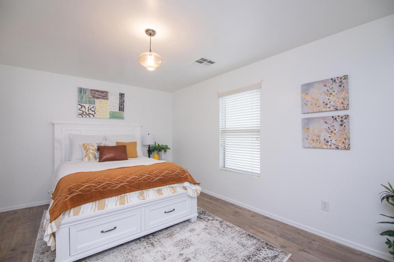 Stylish Home Phoenix - Low Rates Now! Eksteriør billede