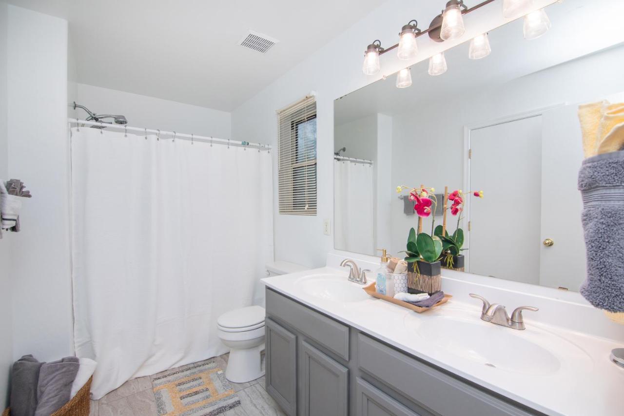Stylish Home Phoenix - Low Rates Now! Eksteriør billede