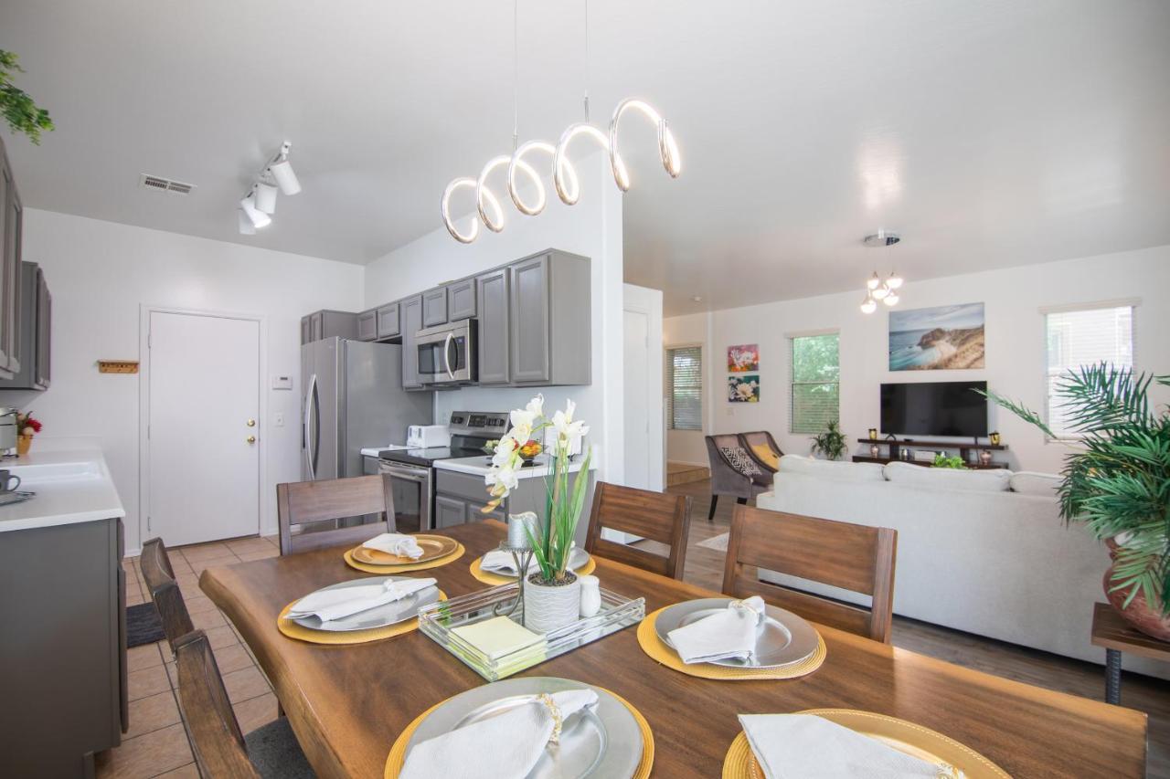 Stylish Home Phoenix - Low Rates Now! Eksteriør billede