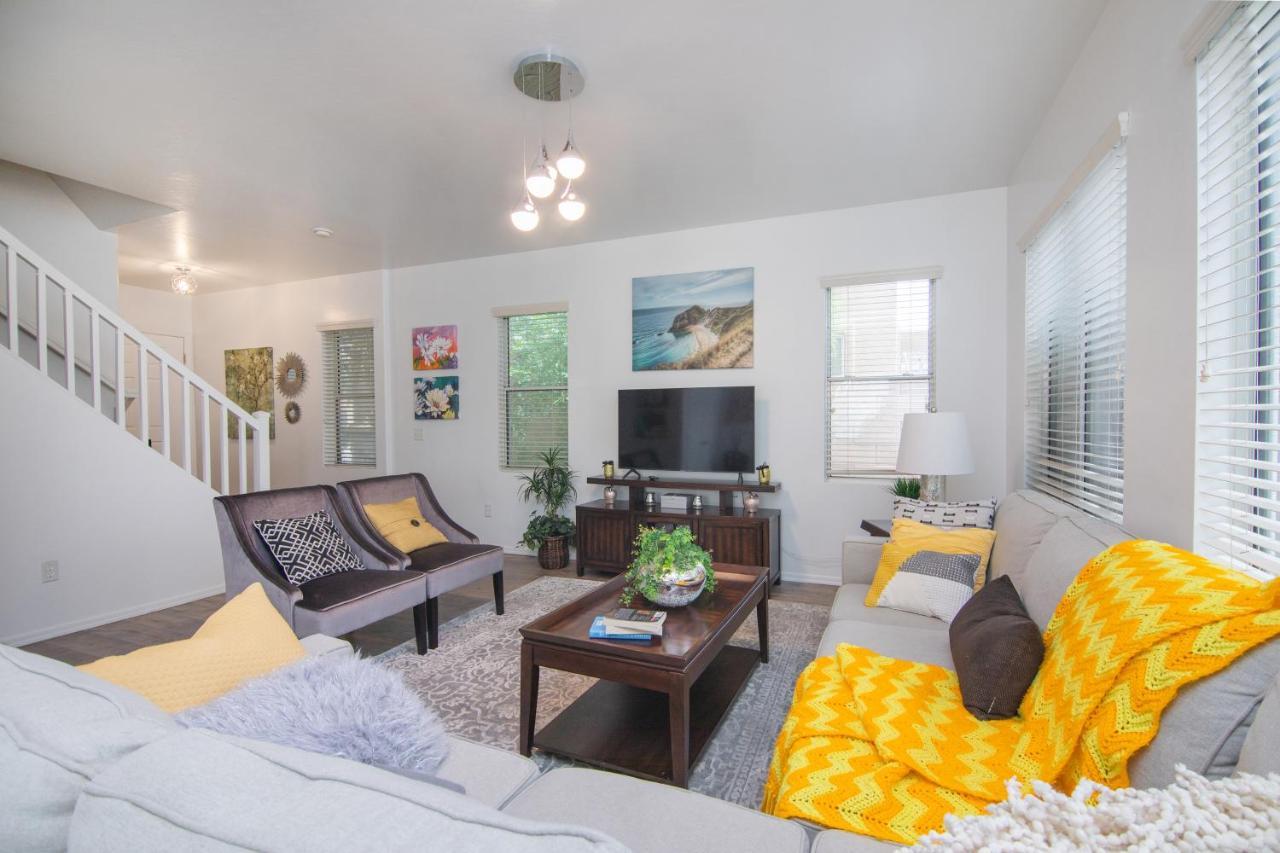Stylish Home Phoenix - Low Rates Now! Eksteriør billede