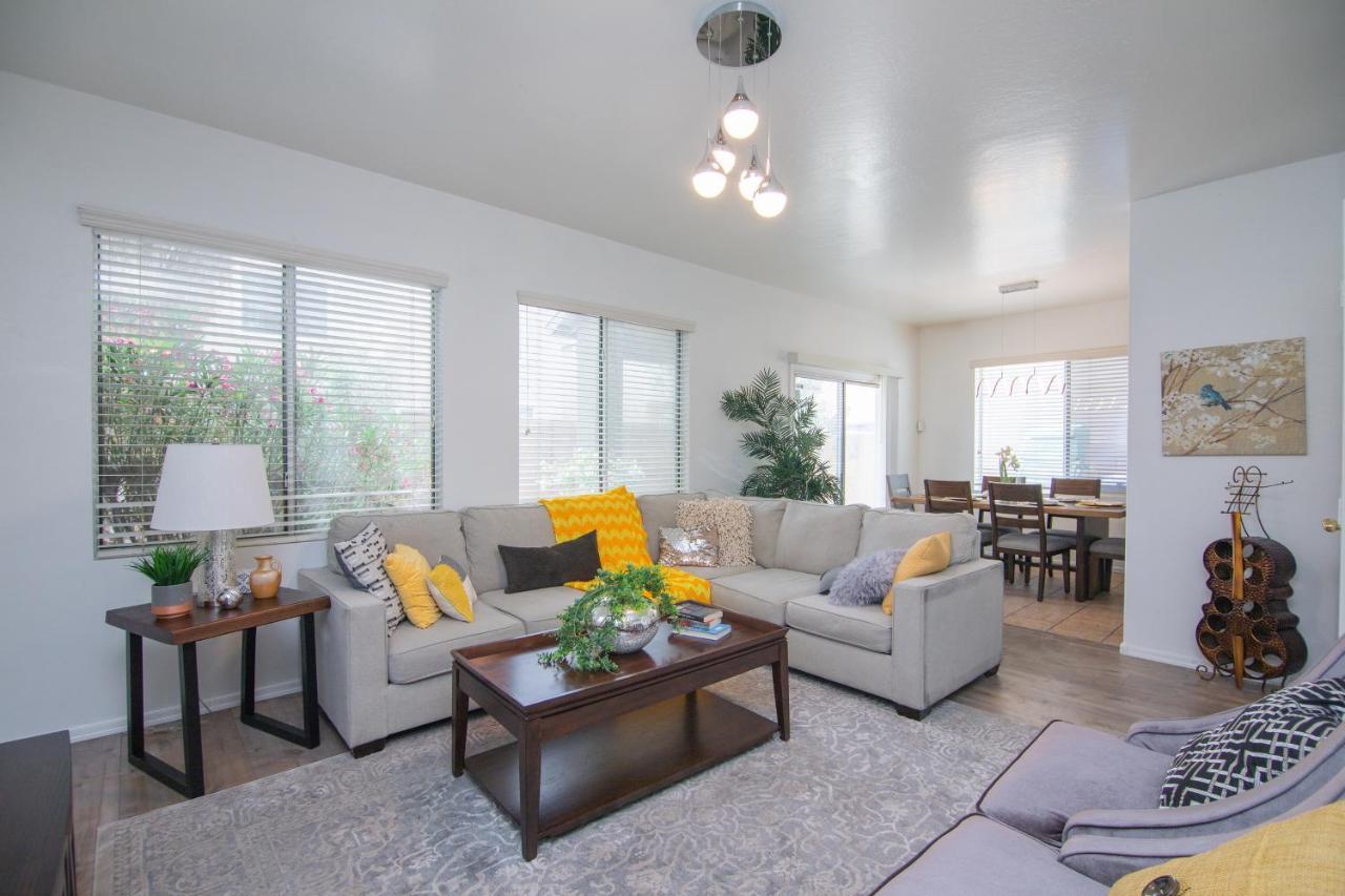 Stylish Home Phoenix - Low Rates Now! Eksteriør billede