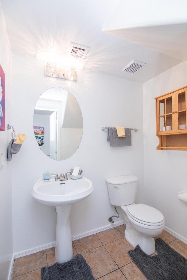 Stylish Home Phoenix - Low Rates Now! Eksteriør billede