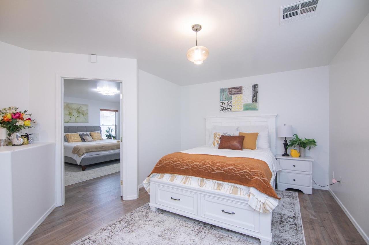 Stylish Home Phoenix - Low Rates Now! Eksteriør billede